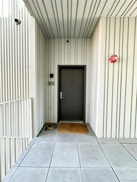 2752 N Clay Street #301 Denver CO 80211 | MLS #REC6029218 10152026002458 800 7