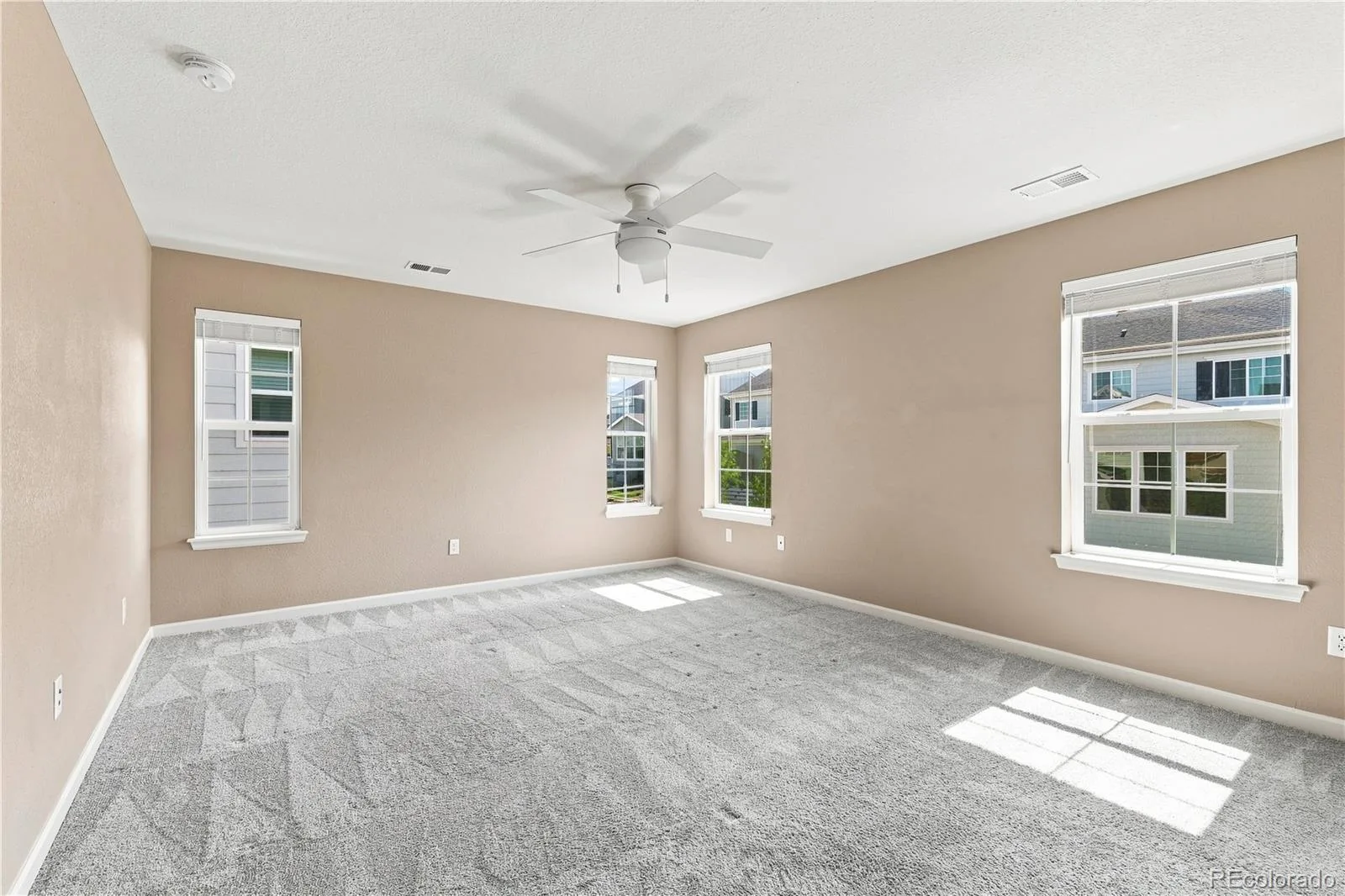 27746 E Frost Place Aurora CO 80016 | MLS #REC6031180 08202026030445 1600 19