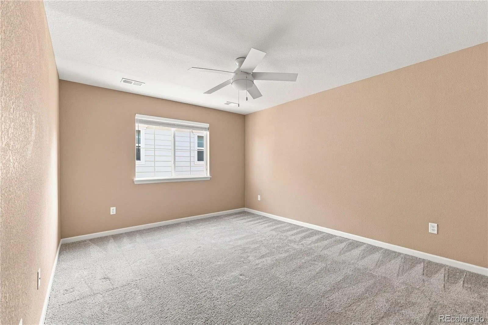 27746 E Frost Place Aurora CO 80016 | MLS #REC6031180 08202026030445 1600 29