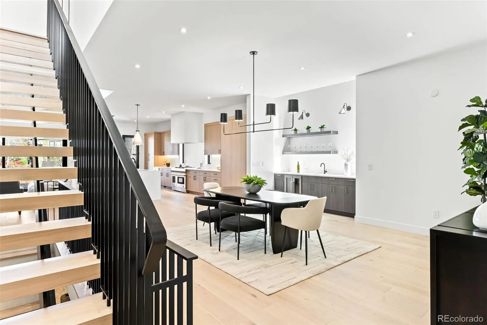 03232026193535 1600 22