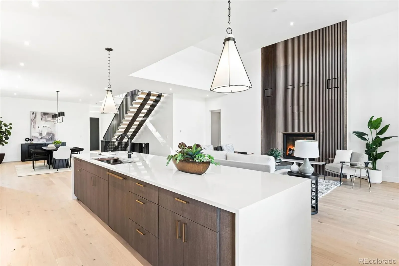 03232026193535 1600 24