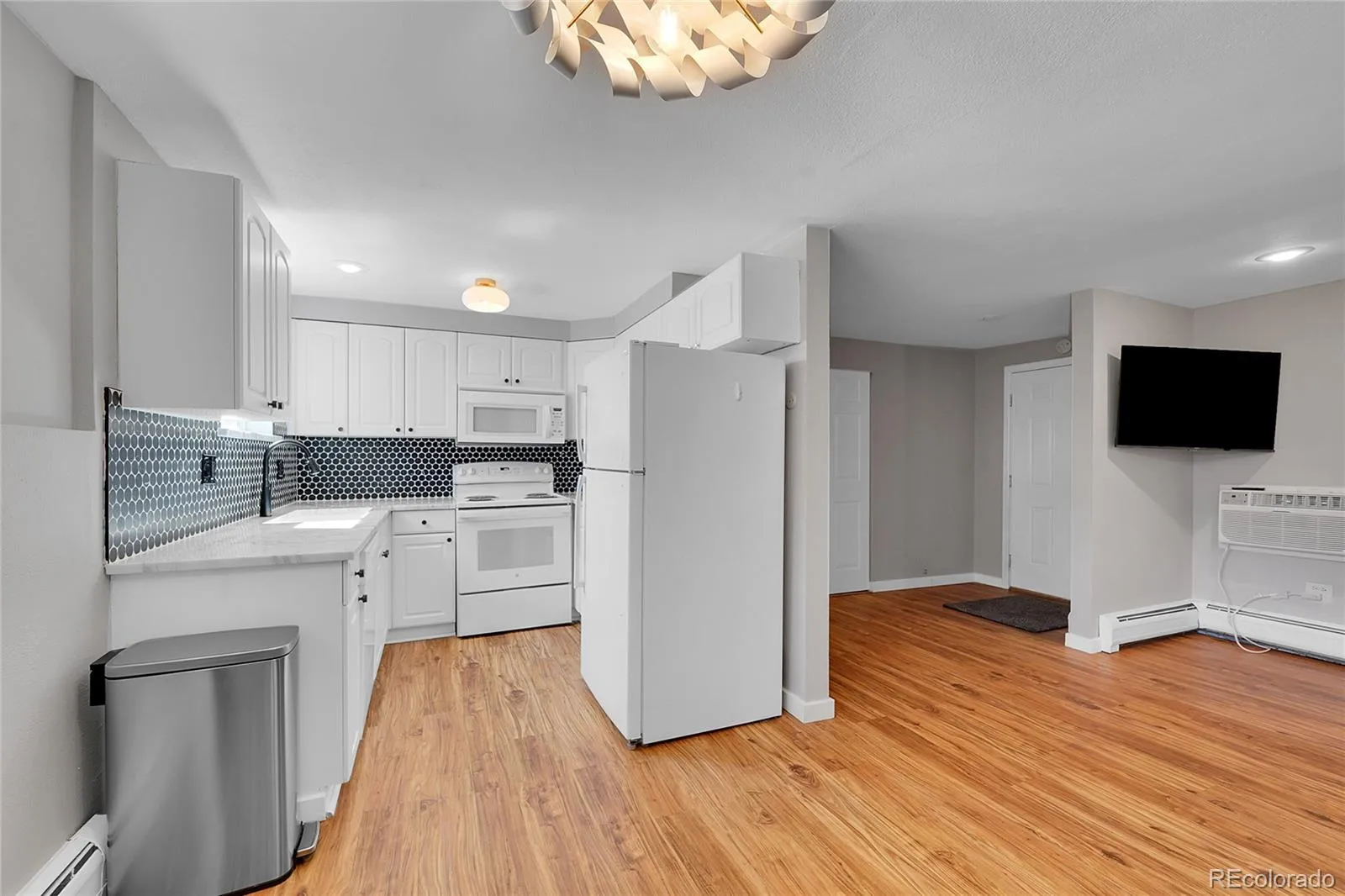 2700 S Holly Street #110 Denver CO 80222 MLS #REC6032947 04242026212423 1600 7