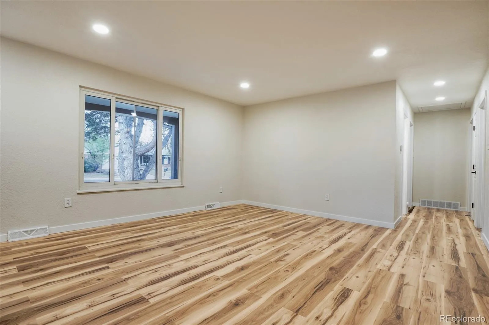 2123 S Olathe Street Aurora CO 80013 MLS #REC6036629 04302026195310 1600 11