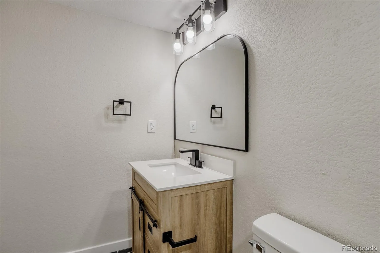 2123 S Olathe Street Aurora CO 80013 MLS #REC6036629 04302026195310 1600 12