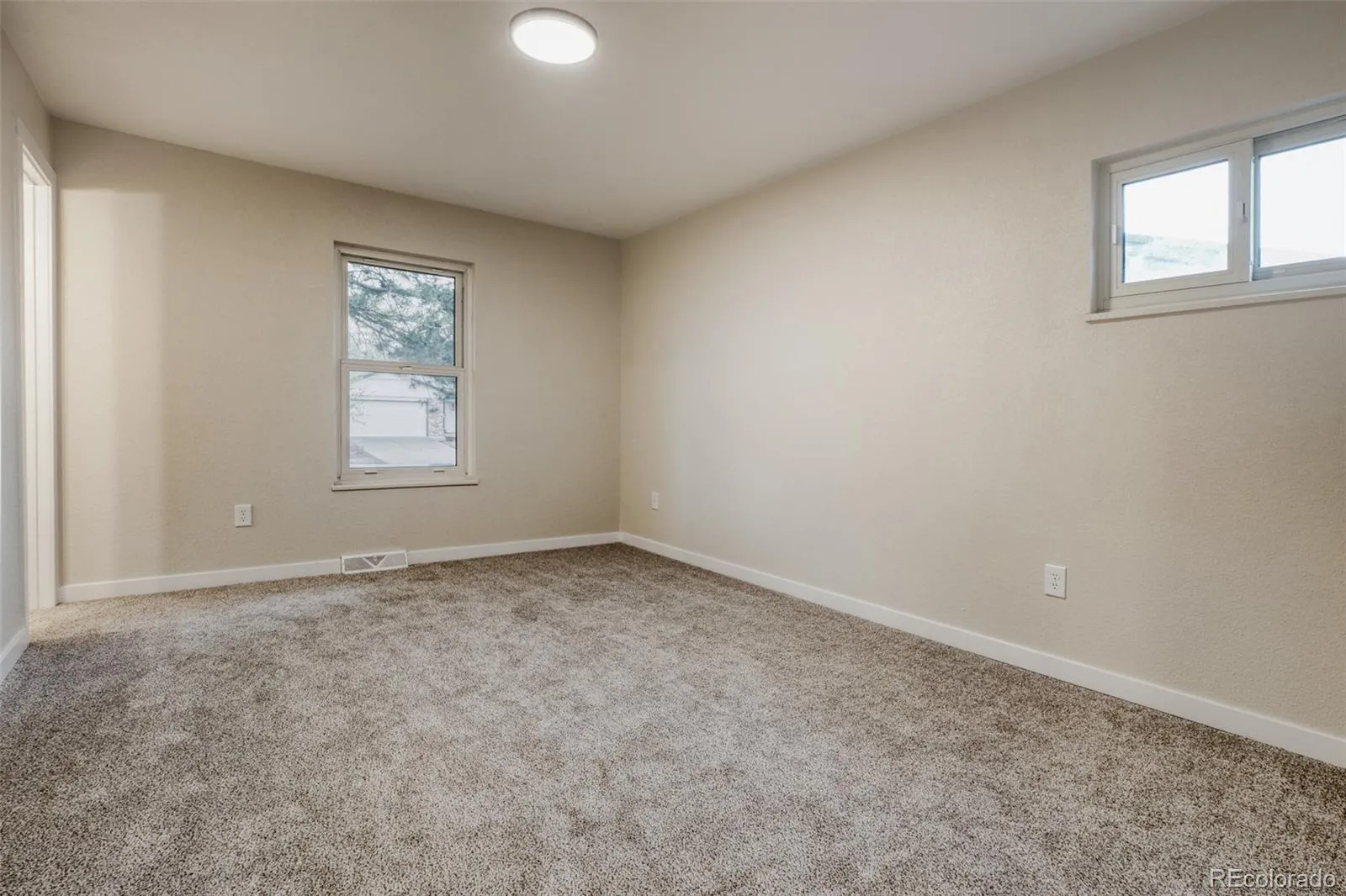 2123 S Olathe Street Aurora CO 80013 MLS #REC6036629 04302026195310 1600 15