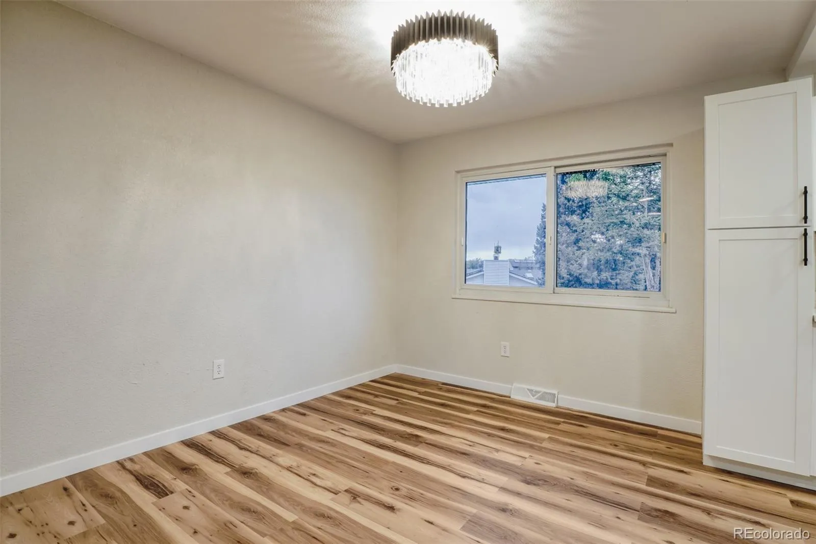 2123 S Olathe Street Aurora CO 80013 MLS #REC6036629 04302026195310 1600 18