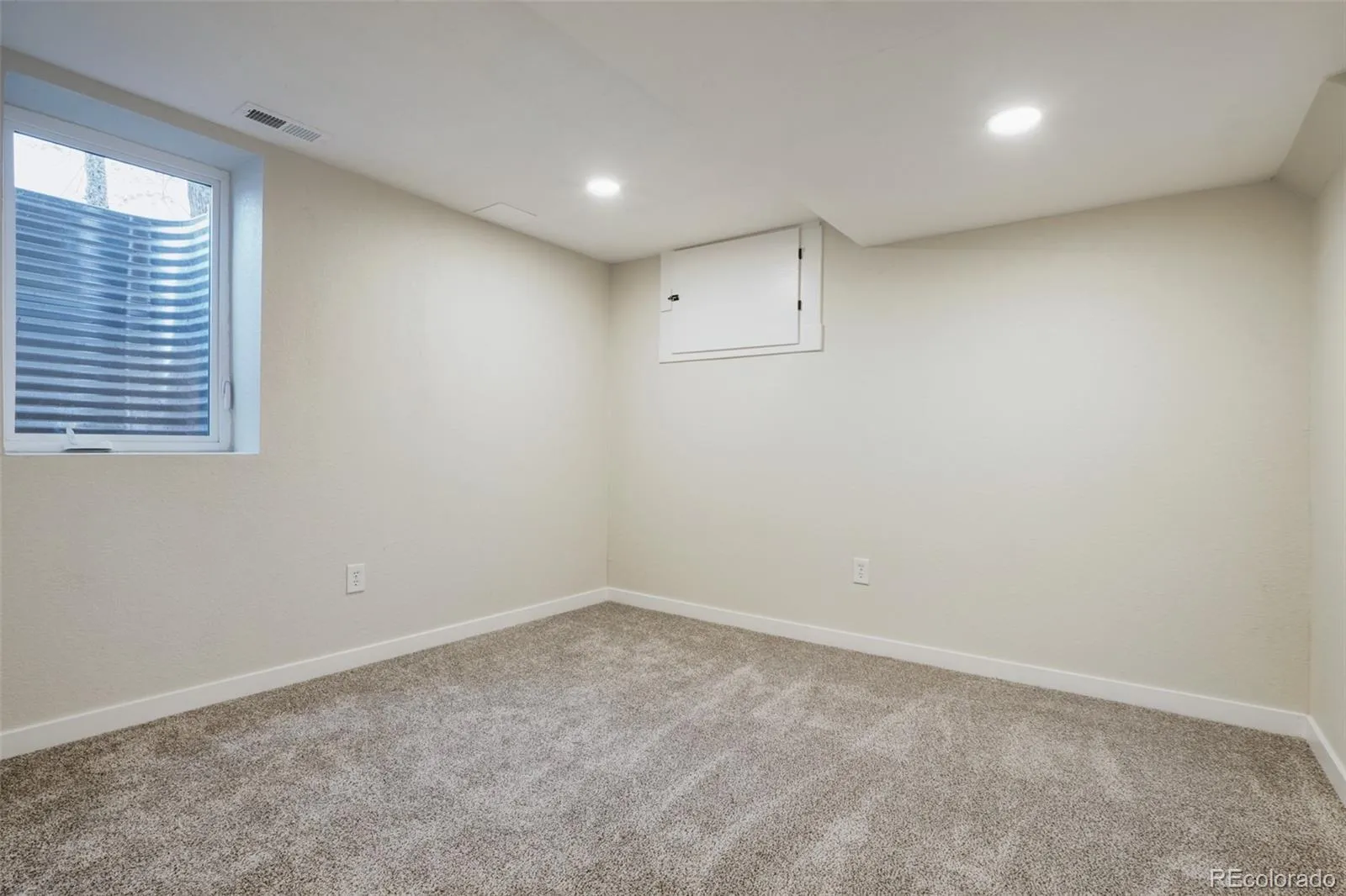 2123 S Olathe Street Aurora CO 80013 MLS #REC6036629 04302026195310 1600 19