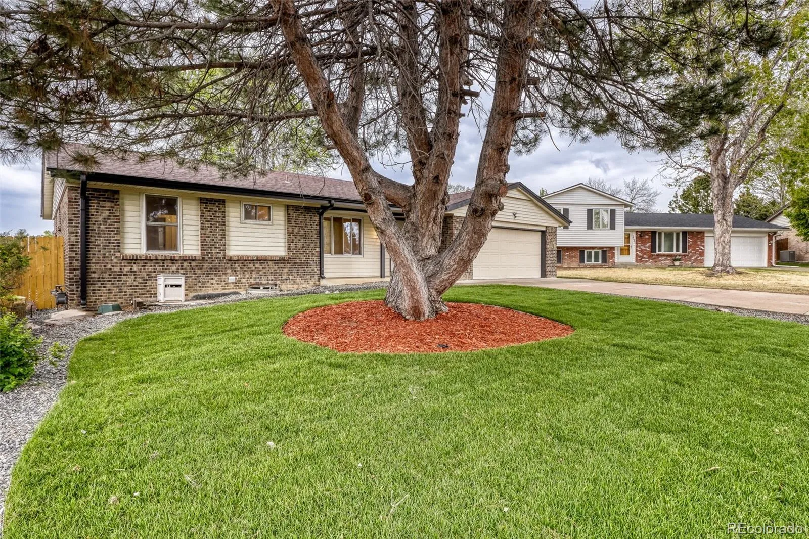 2123 S Olathe Street Aurora CO 80013 MLS #REC6036629 04302026195310 1600 2