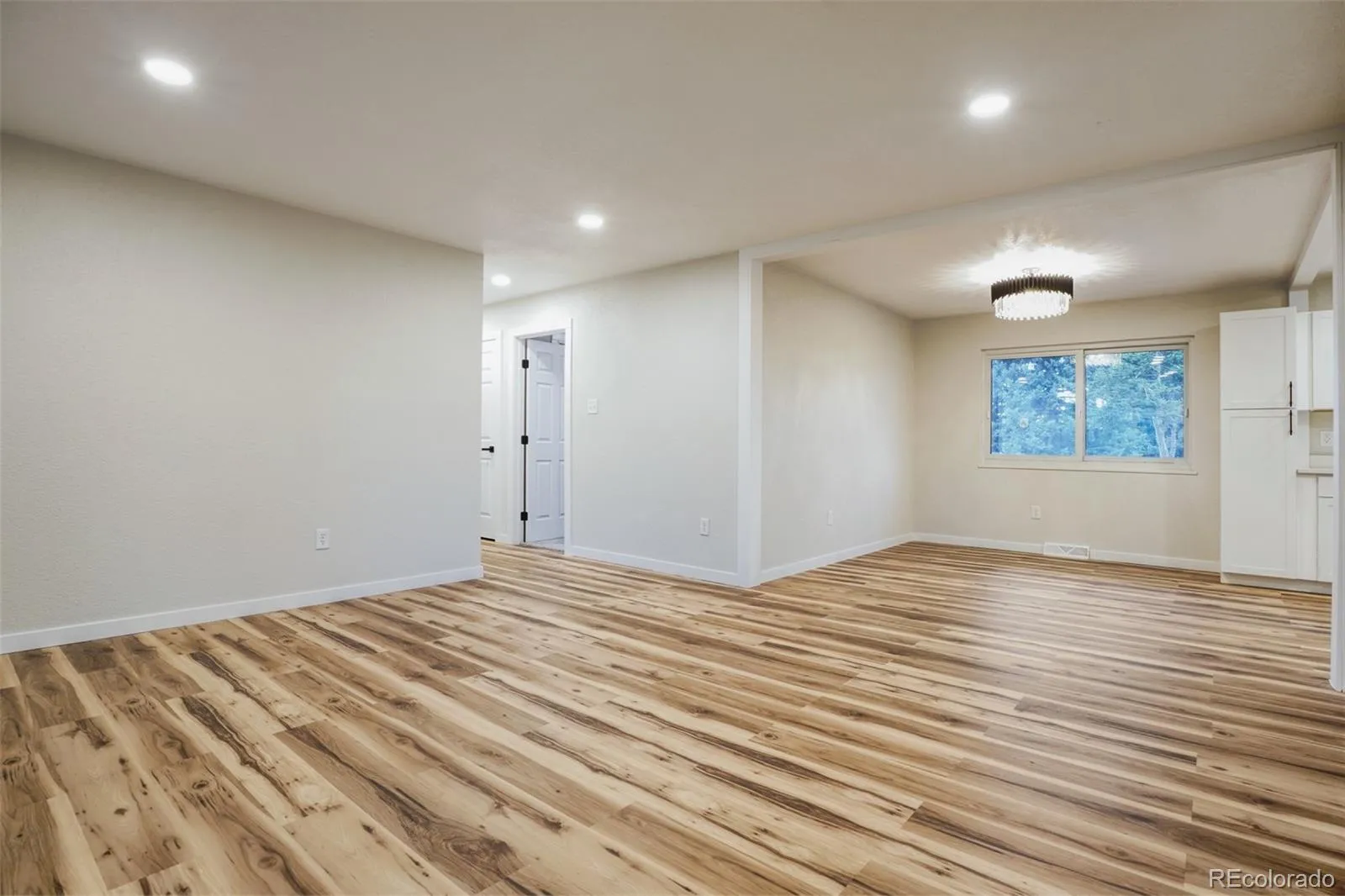 2123 S Olathe Street Aurora CO 80013 MLS #REC6036629 04302026195310 1600 9