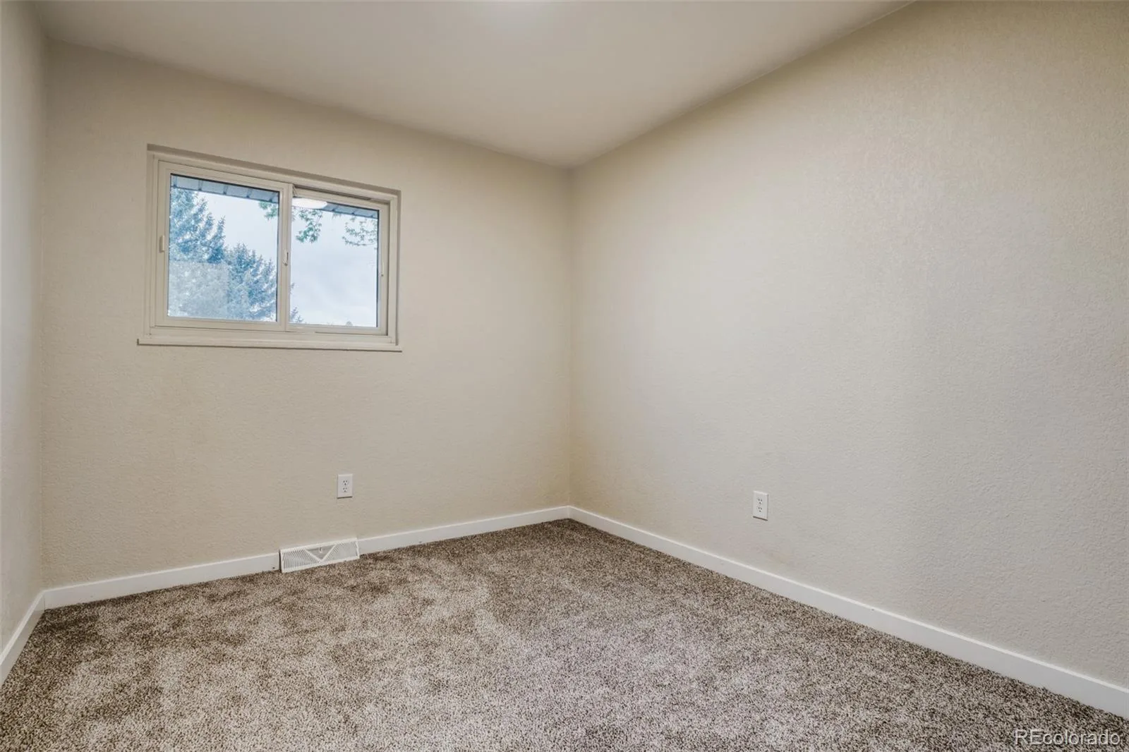 2123 S Olathe Street Aurora CO 80013 MLS #REC6036629 06102026162508 1600 17