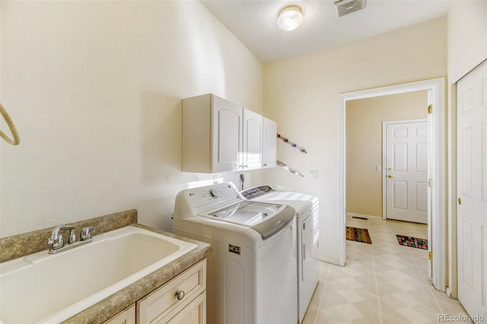 7769 S Algonquian Way Aurora CO 80016 | MLS #REC6036734 07302026180739 1600 14
