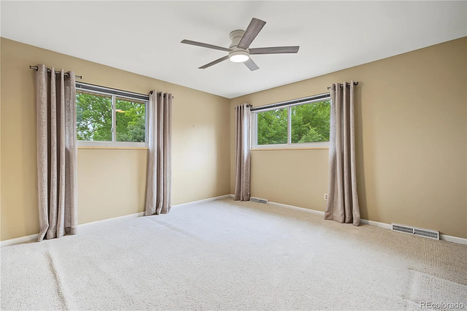 2532 S Yarrow Street Lakewood CO 80227 | MLS #REC6037291 10072026203527 1600 24