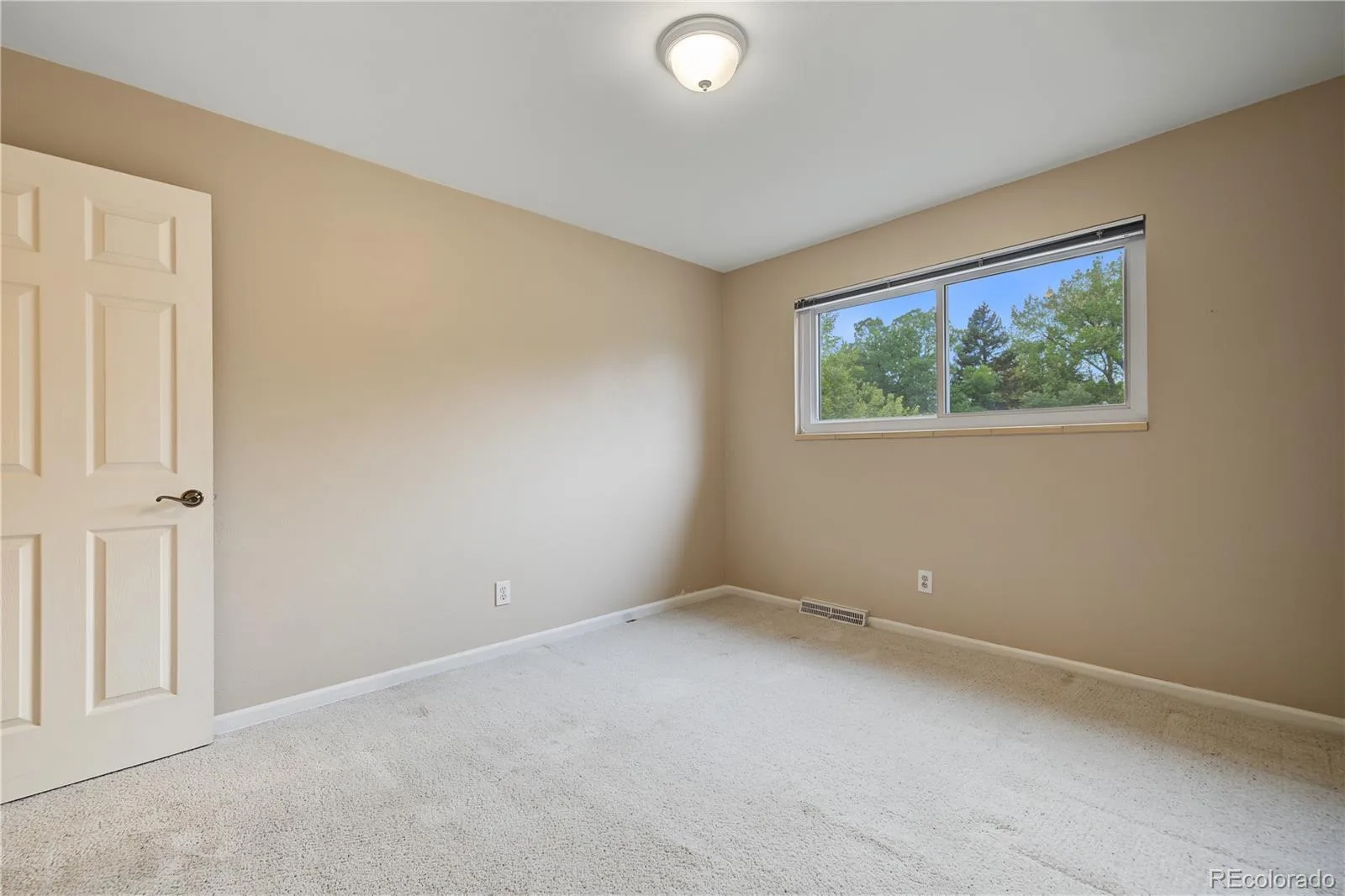 2532 S Yarrow Street Lakewood CO 80227 | MLS #REC6037291 10072026203527 1600 25