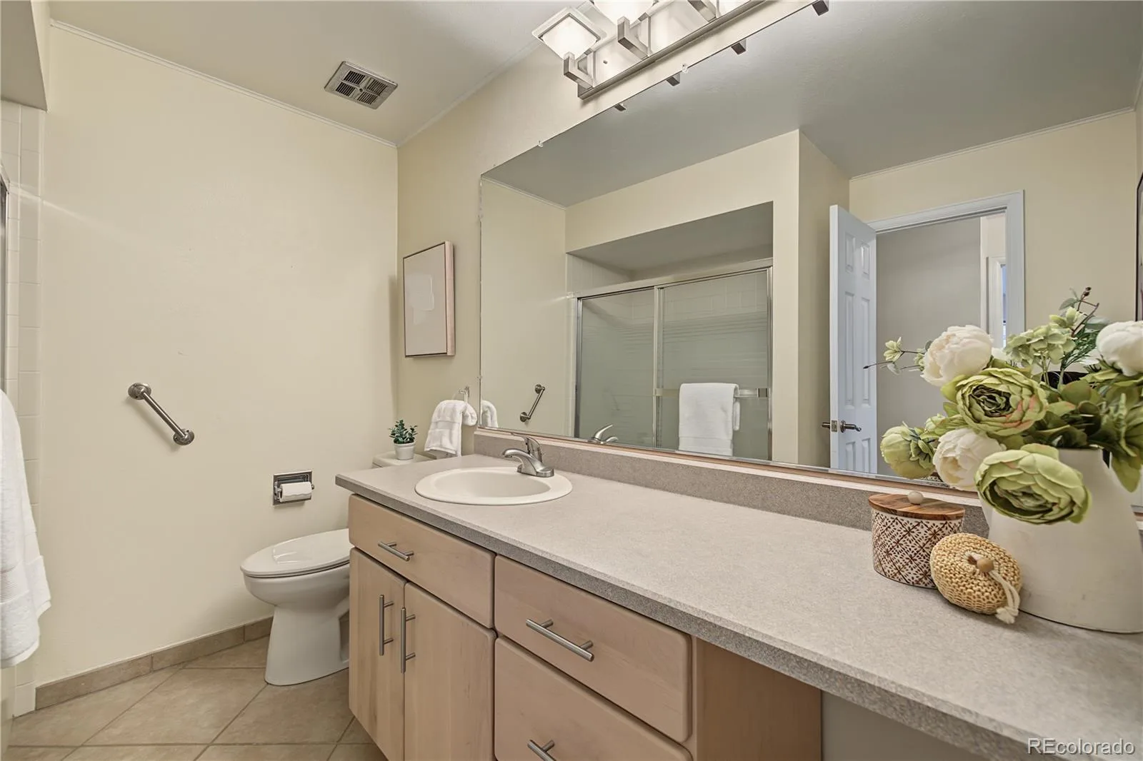 2532 S Yarrow Street Lakewood CO 80227 | MLS #REC6037291 10072026203527 1600 26
