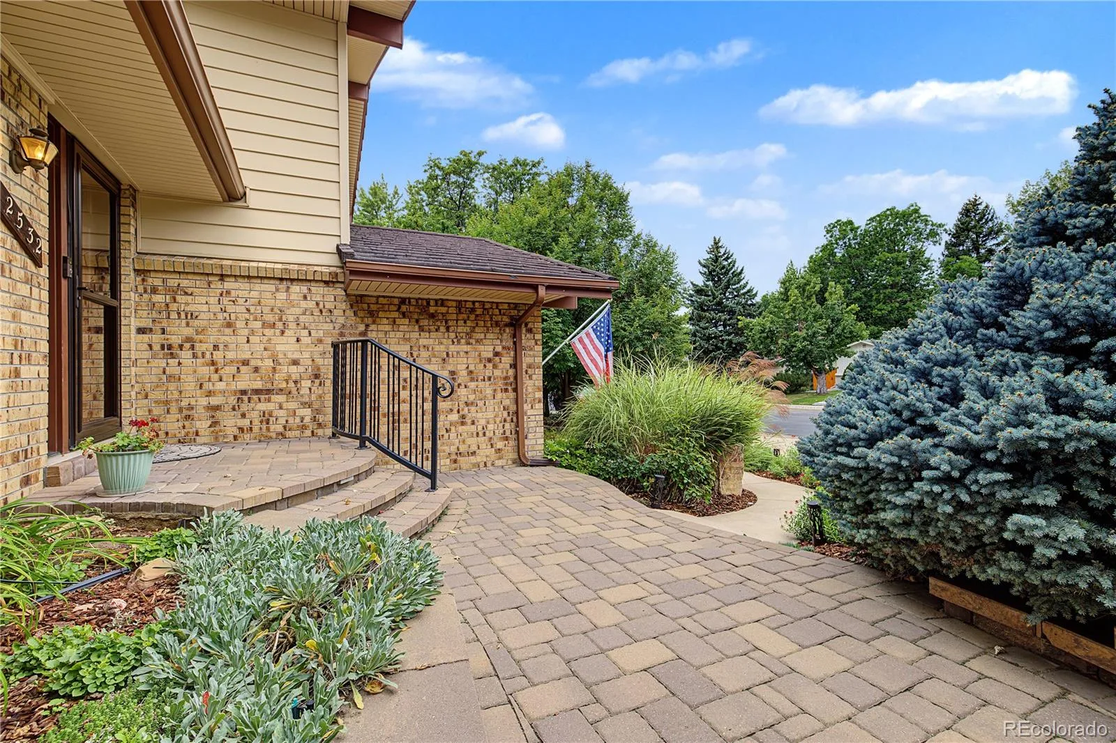 2532 S Yarrow Street Lakewood CO 80227 | MLS #REC6037291 10072026203527 1600 7