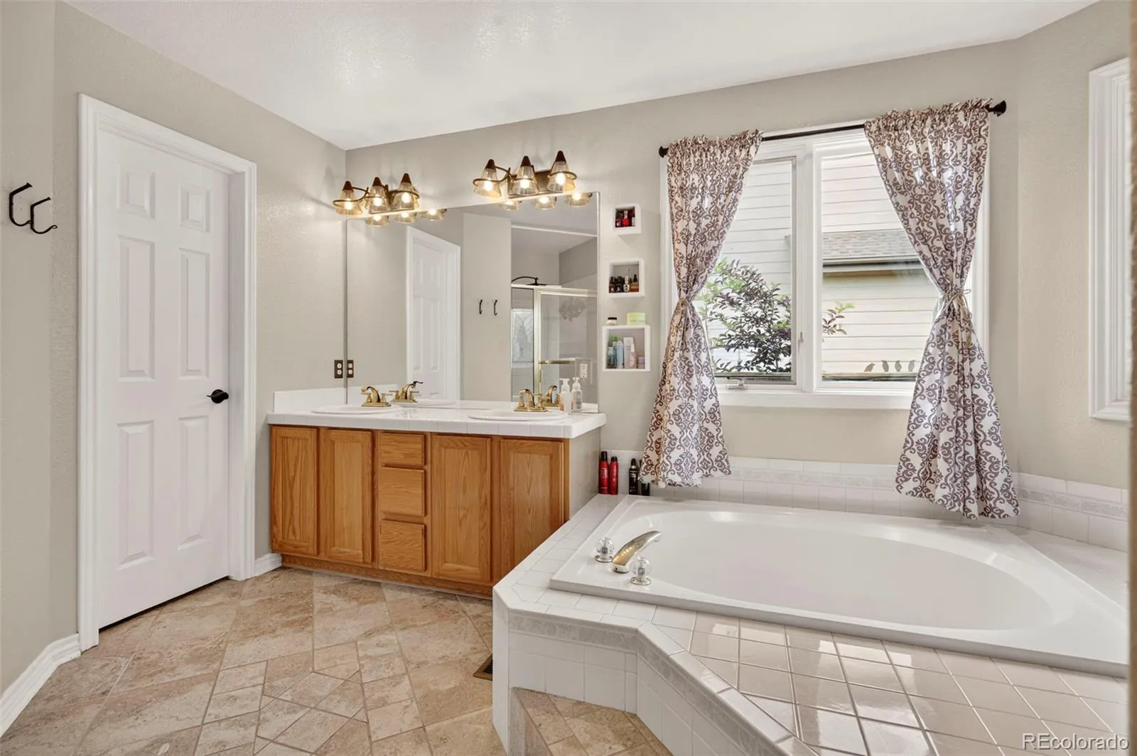 11405 W Coal Mine Drive Littleton CO 80127 MLS #REC6037480 05242026170439 1600 25