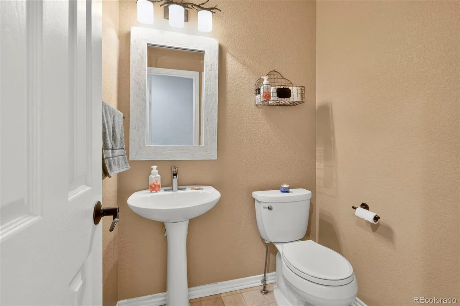 11405 W Coal Mine Drive Littleton CO 80127 MLS #REC6037480 05242026170439 1600 26