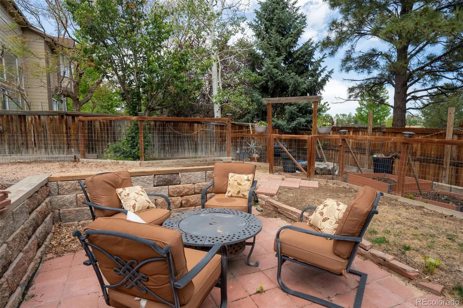 11405 W Coal Mine Drive Littleton CO 80127 MLS #REC6037480 05242026170439 1600 40