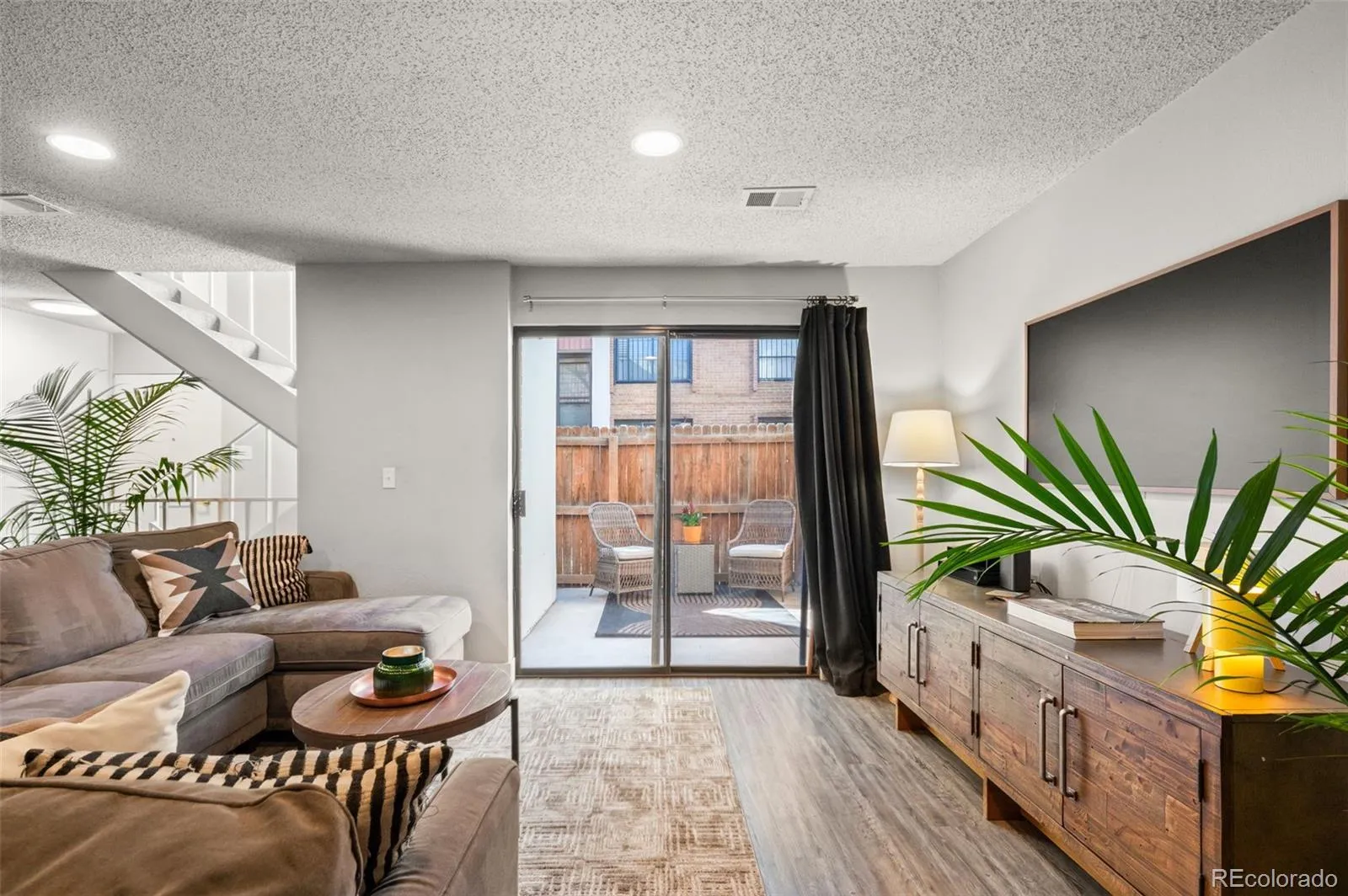 04152026151257 1600 14