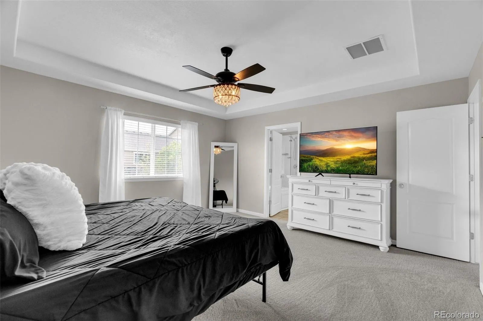 1990 Treetop Drive Castle Rock CO 80109 MLS #REC6040557 05052026041420 1600 23