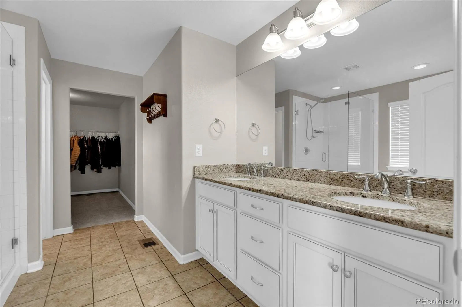 1990 Treetop Drive Castle Rock CO 80109 MLS #REC6040557 05052026041420 1600 25