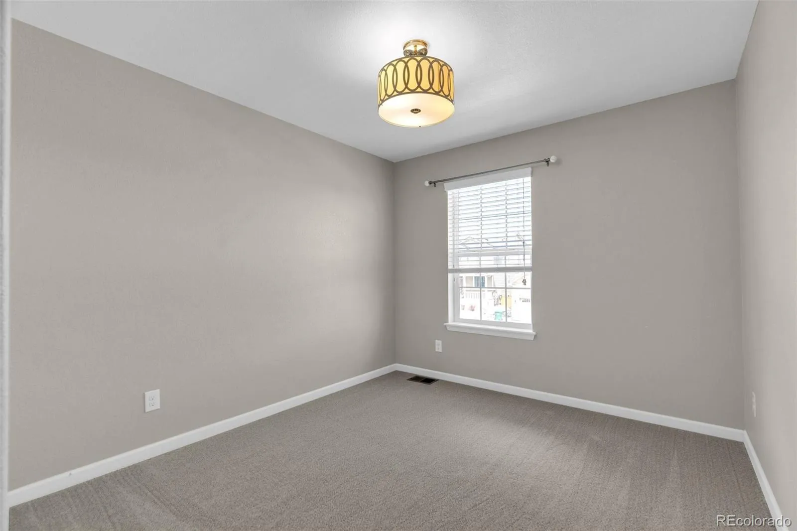 1990 Treetop Drive Castle Rock CO 80109 MLS #REC6040557 05052026041420 1600 30