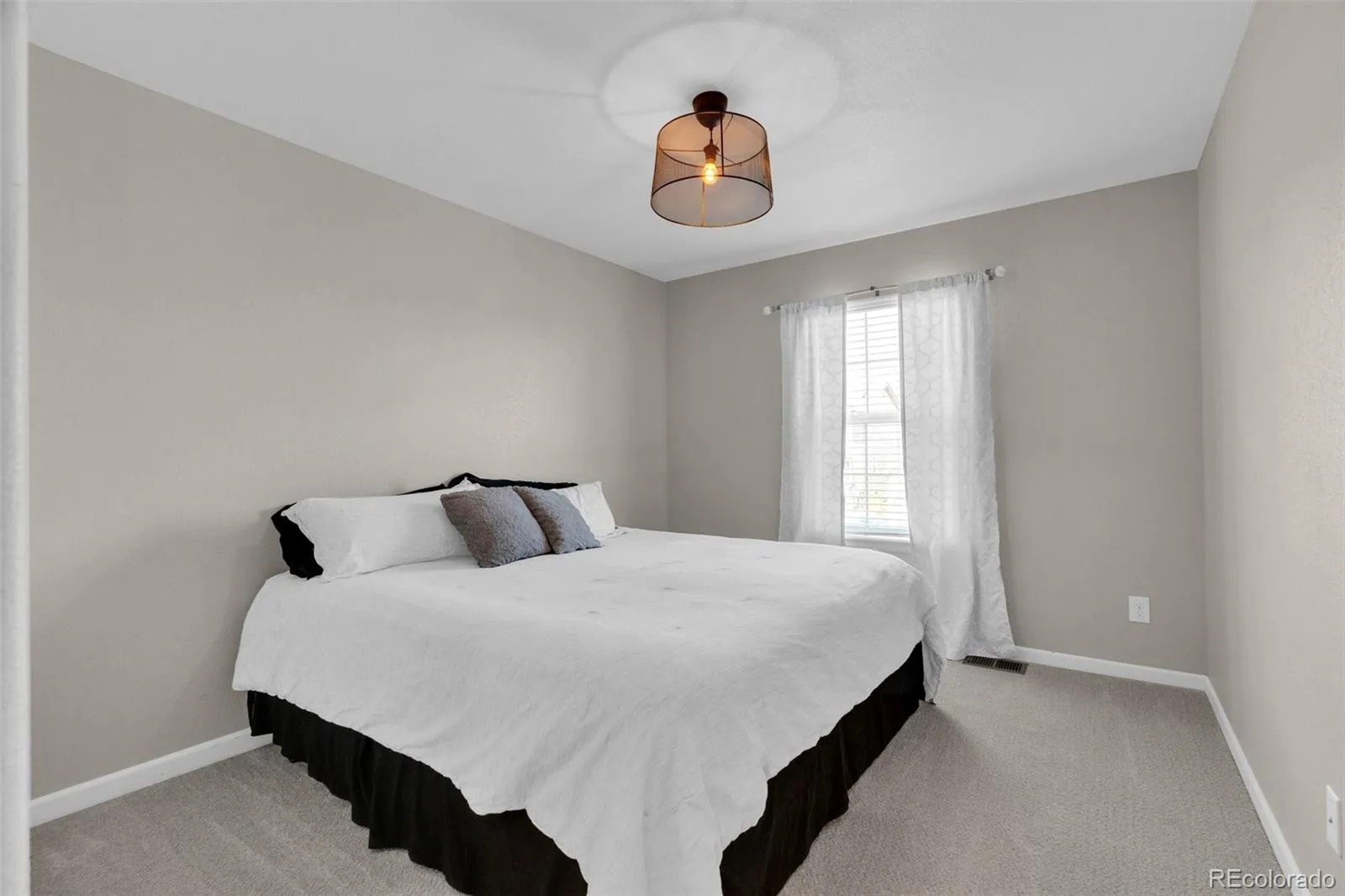 1990 Treetop Drive Castle Rock CO 80109 MLS #REC6040557 05052026041420 1600 32