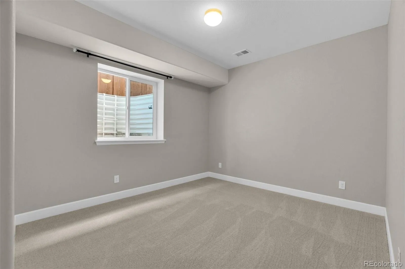 1990 Treetop Drive Castle Rock CO 80109 MLS #REC6040557 05052026041420 1600 39