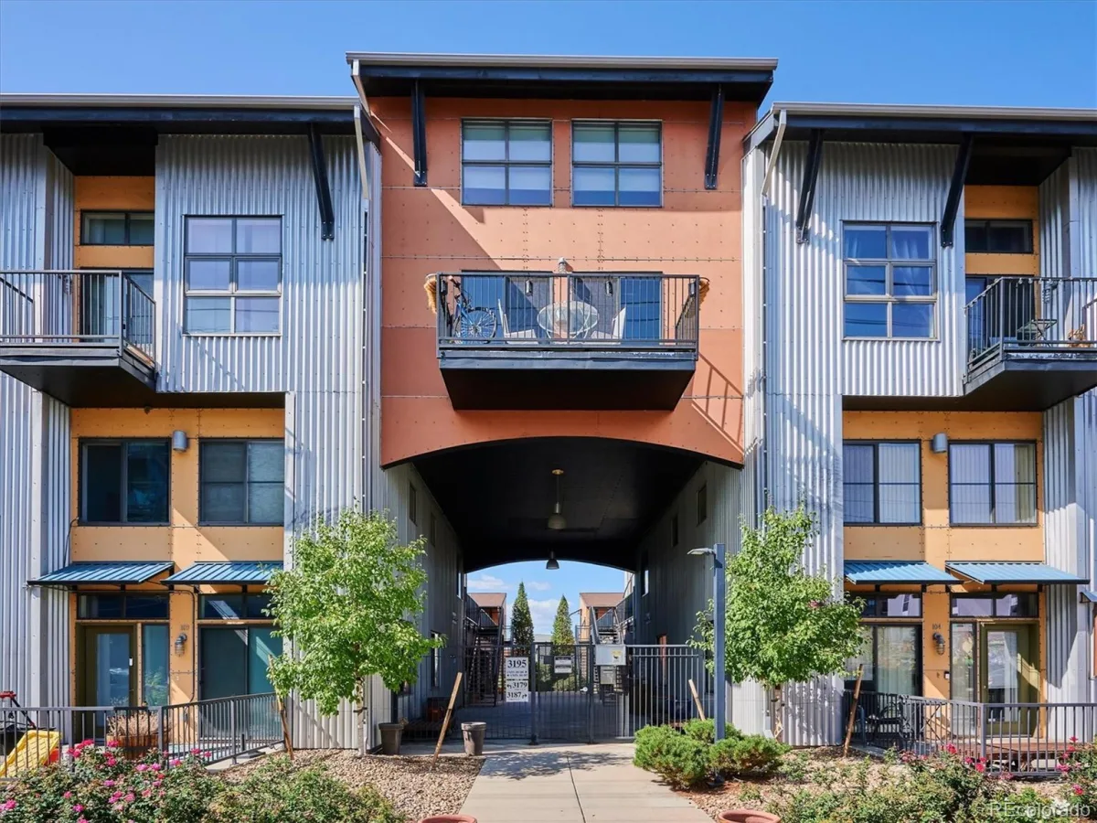 3195 Blake Street #207 Denver CO 80205 MLS #REC6040805 05302026172219 1200 0