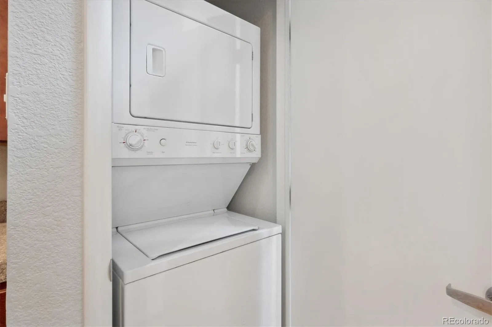 3195 Blake Street #207 Denver CO 80205 MLS #REC6040805 05302026172219 1600 25