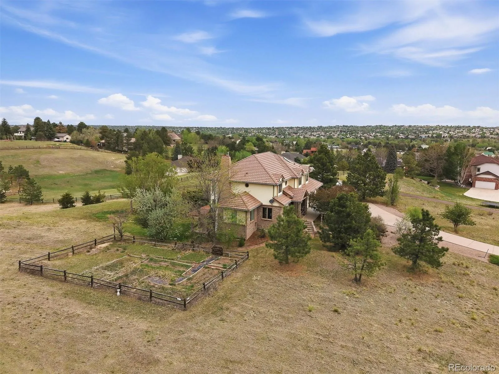 6929 S Chapparal E Circle Centennial CO 80016 MLS #REC6041819 05162026050248 1600 41