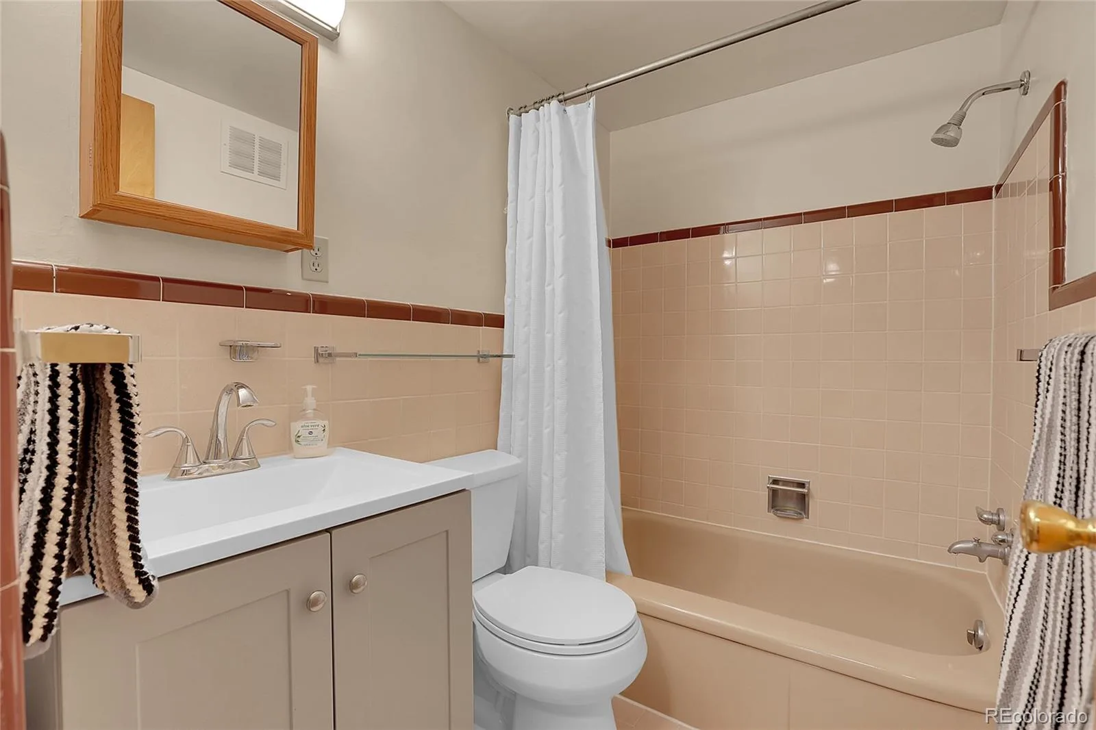 1175 N Emerson Street #202 Denver CO 80218 | MLS #REC6043716 06292026143156 1600 23