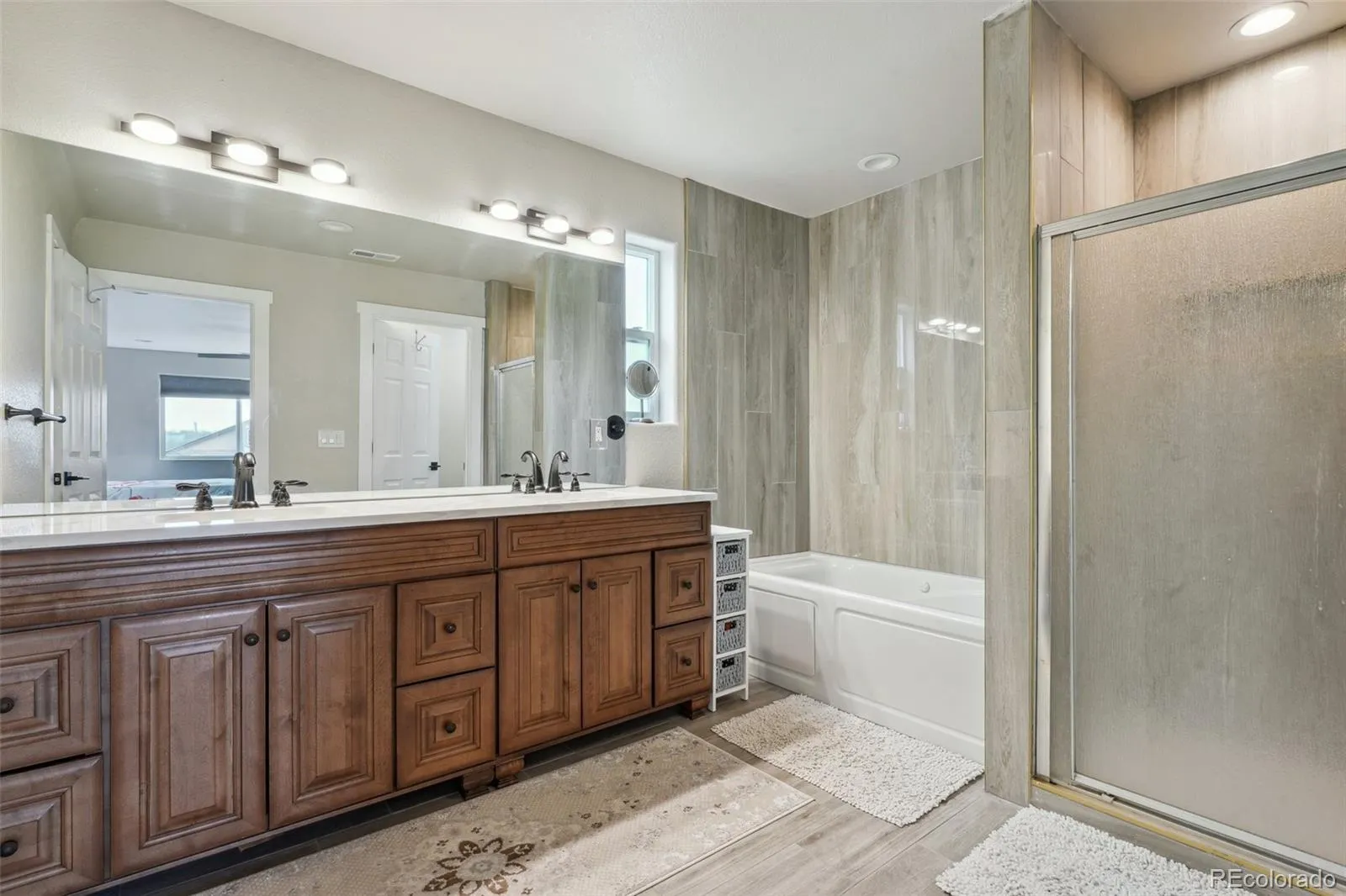 04182026220335 1600 11