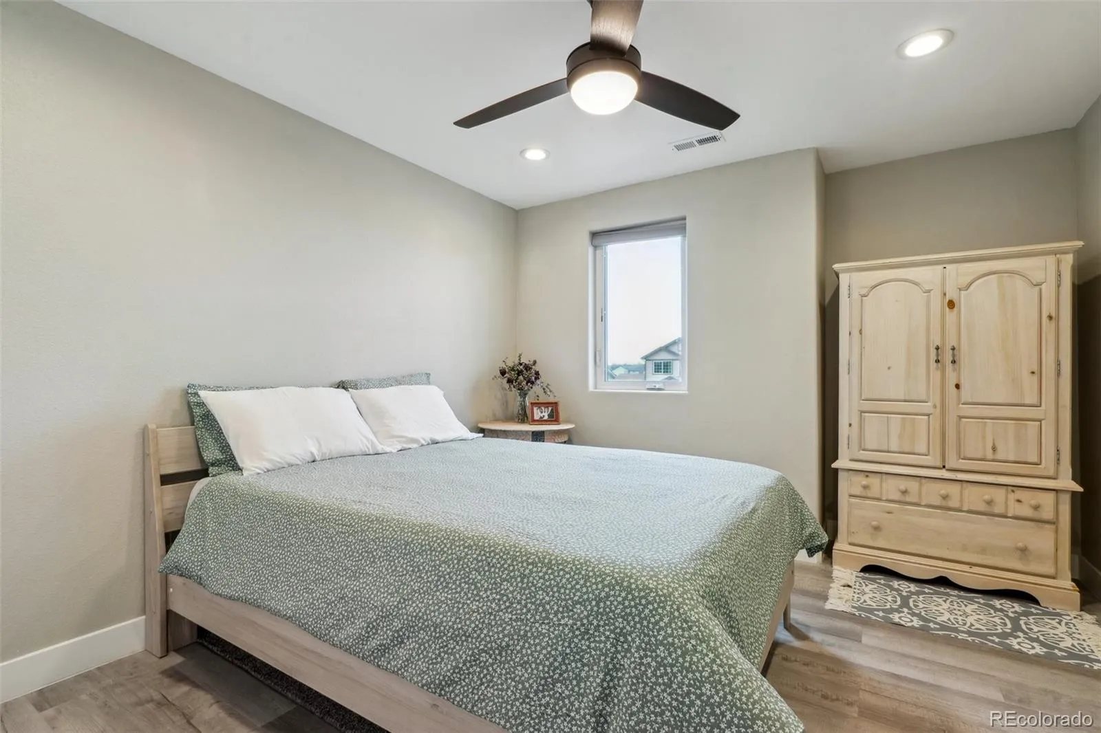 04182026220335 1600 12