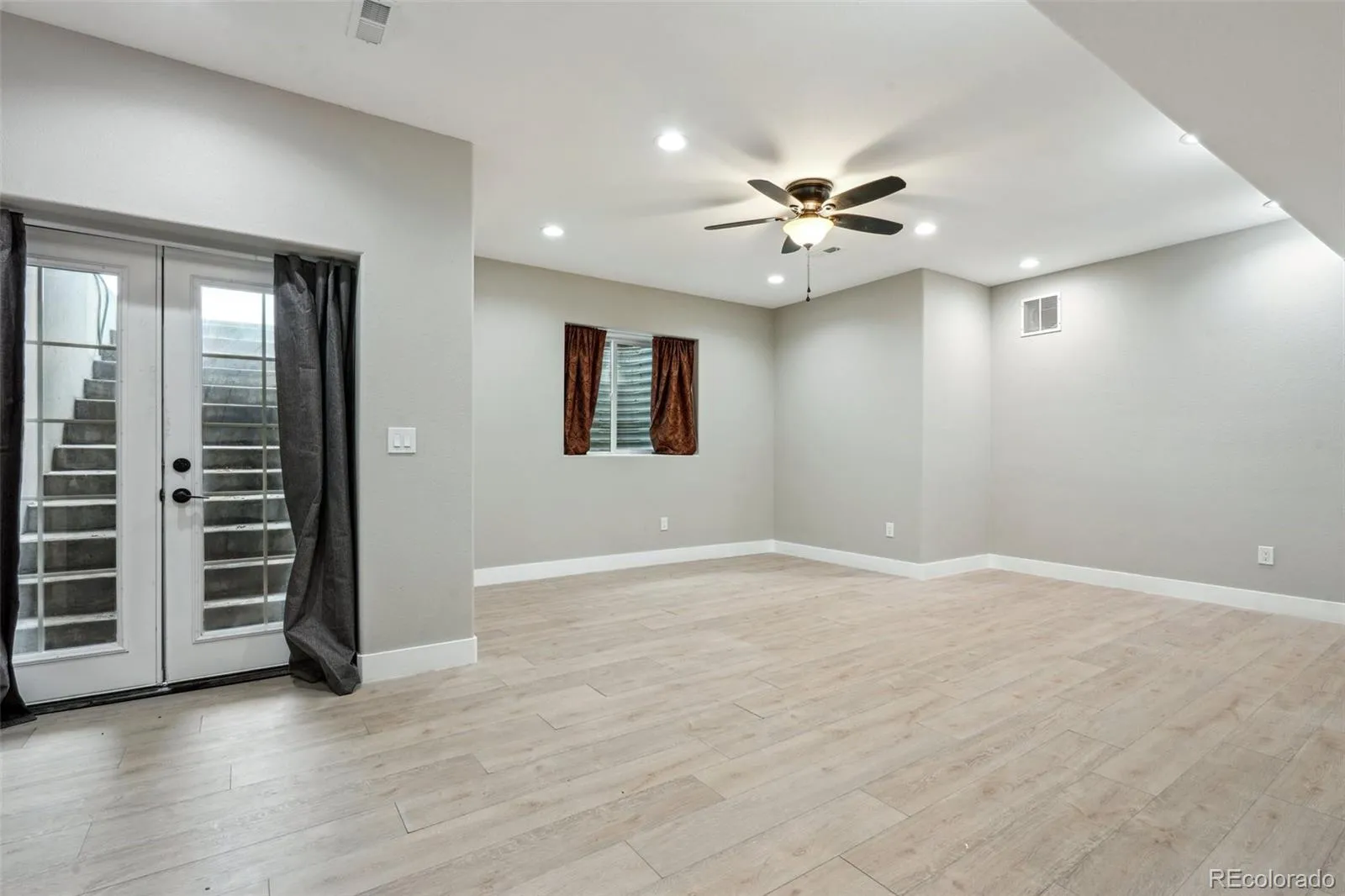 04182026220335 1600 16