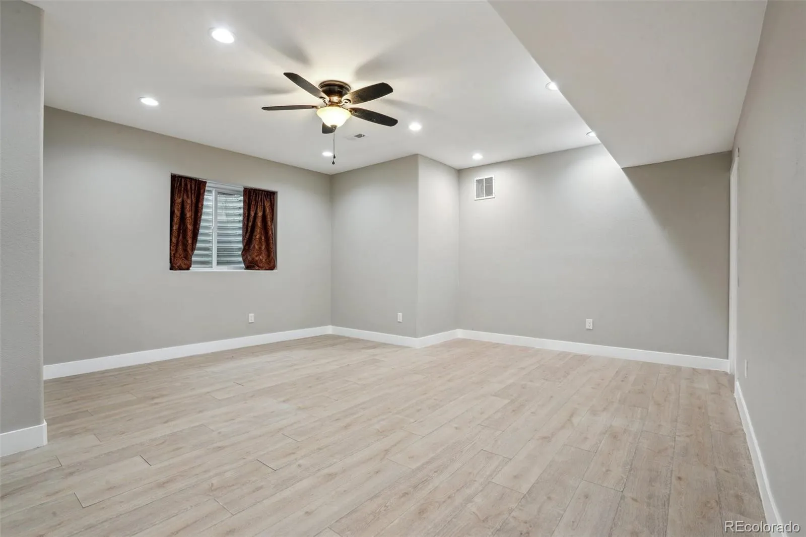 04182026220335 1600 17