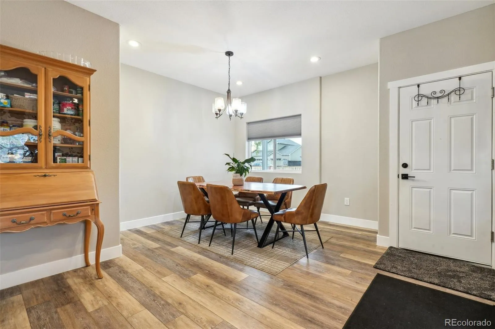 04182026220335 1600 3