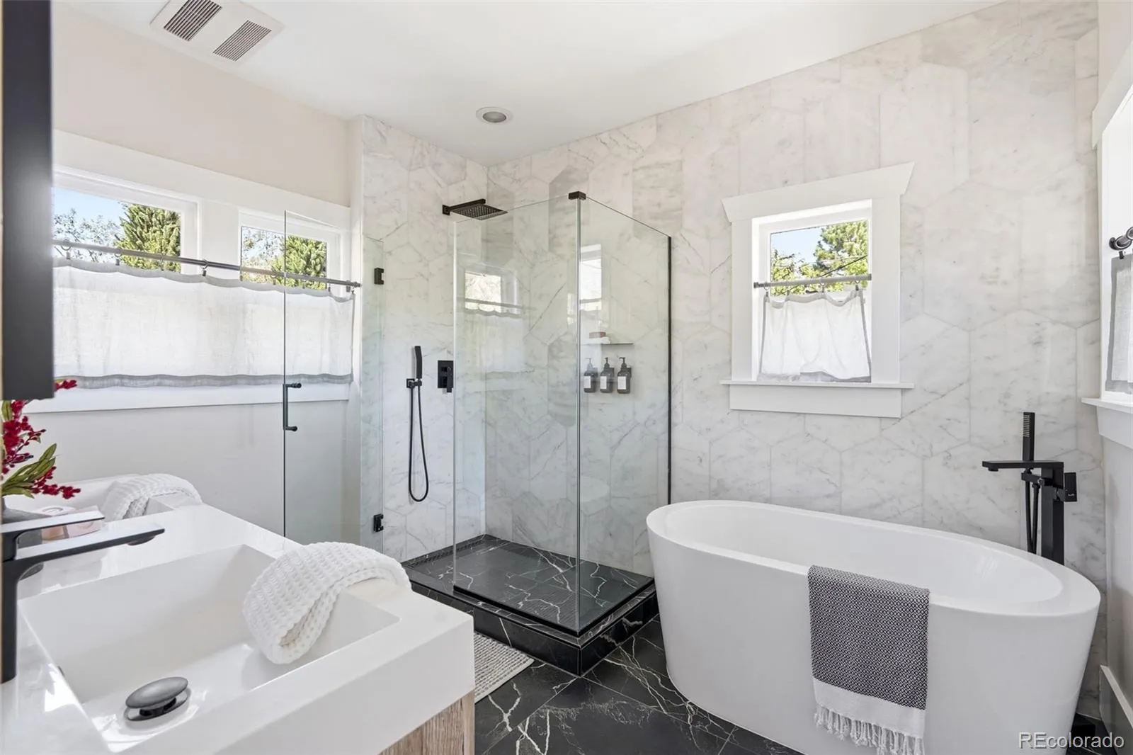 04162026201122 1600 21