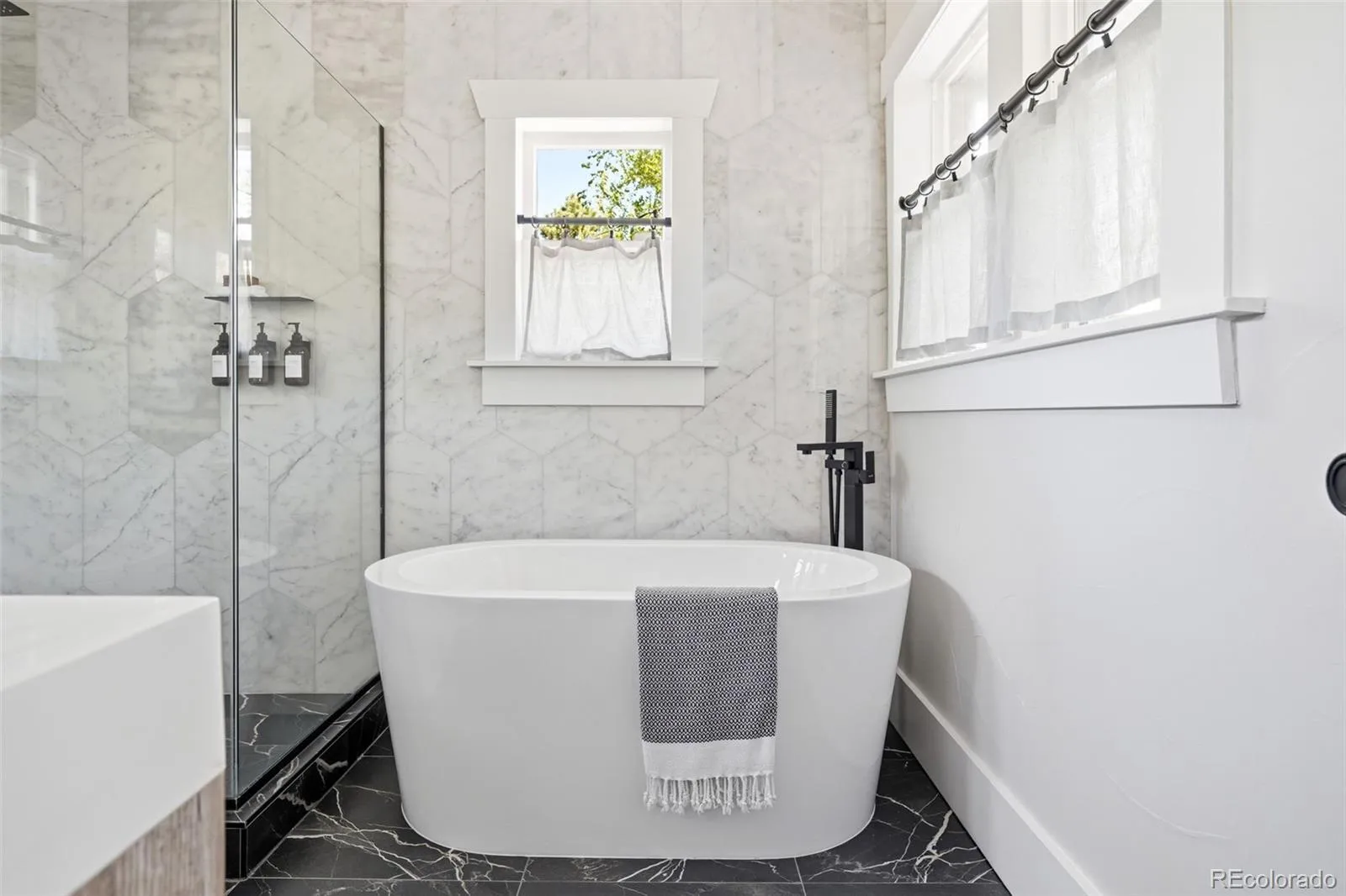 04162026201122 1600 23