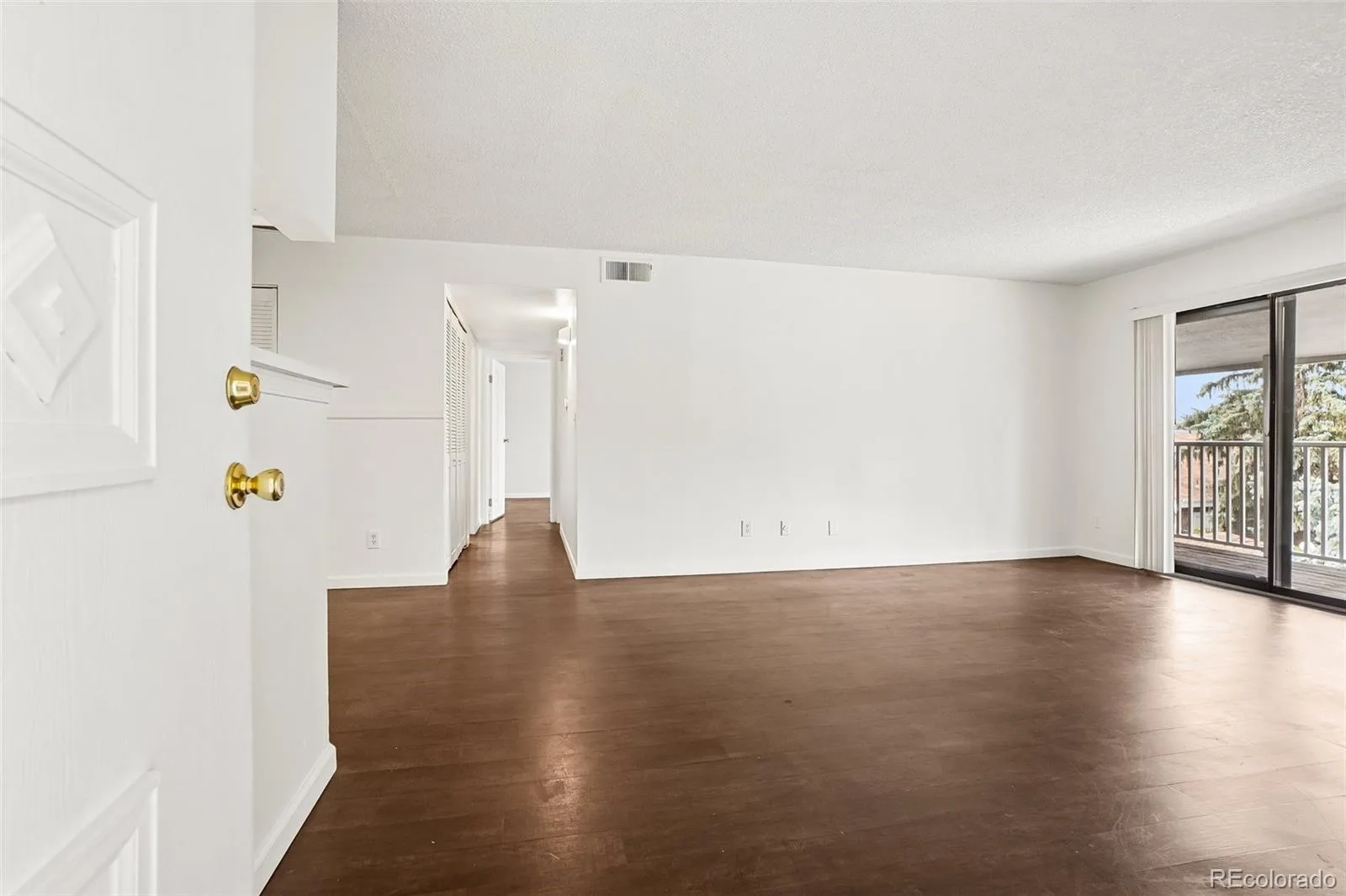 921 S Walden Street #206 Aurora CO 80017 | MLS #REC6048626 08062026205114 1600 2