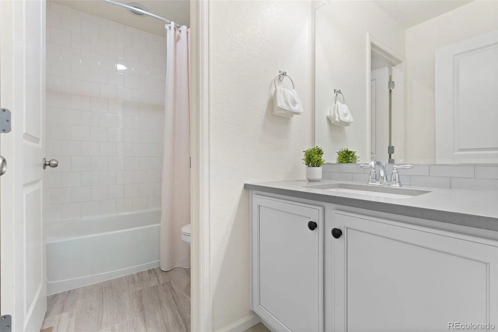 4354 N Meadows Drive Castle Rock CO 80109 | MLS #REC6049865 08162026185105 1600 22
