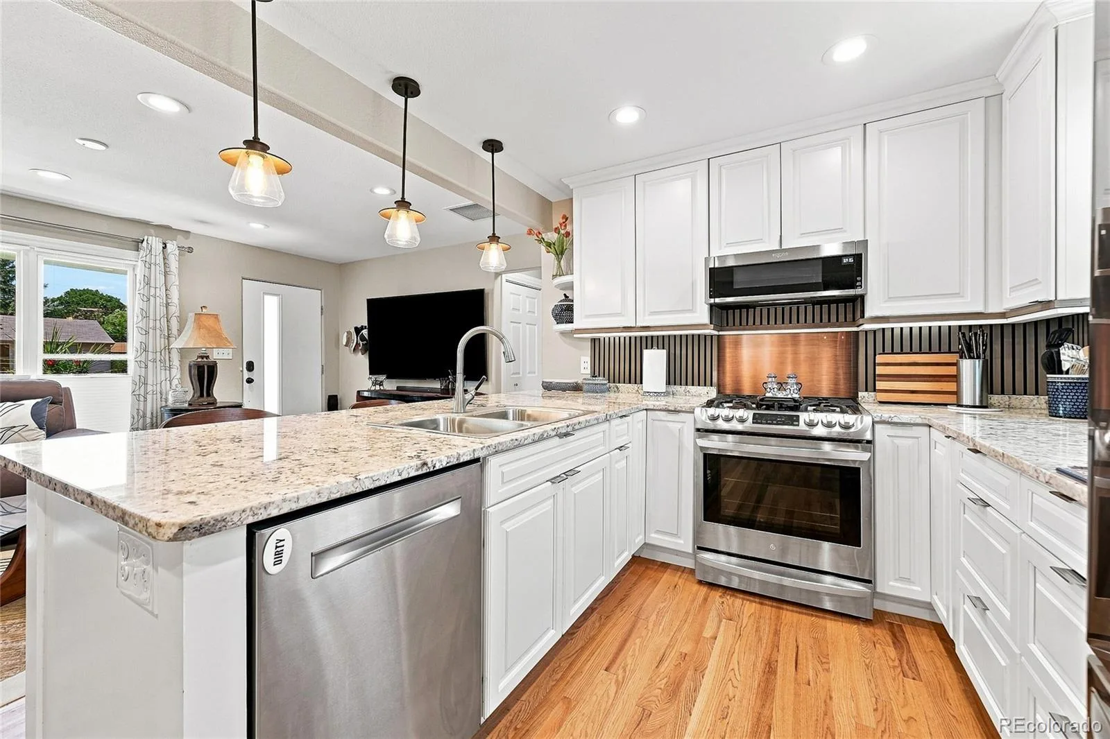 1250 S Elm Street Denver CO 80246 | MLS #REC6050133 09222026113636 1600 10
