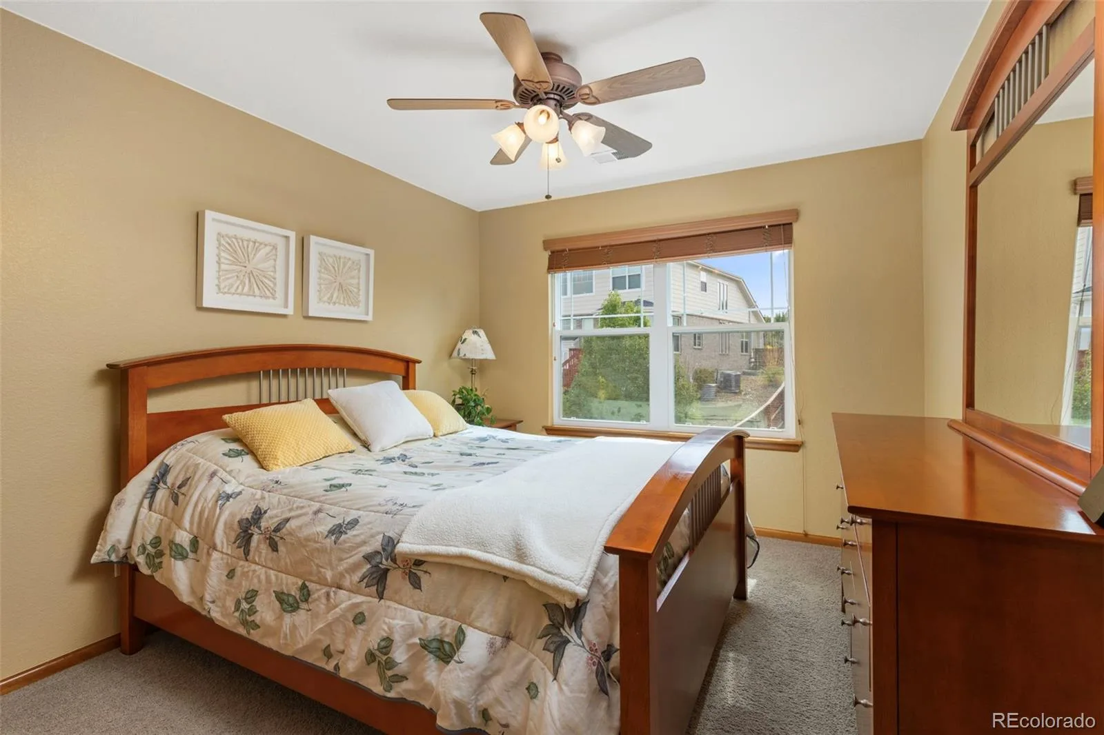 5344 S Haleyville Street Aurora CO 80016 | MLS #REC6050413 09252026180115 1600 27