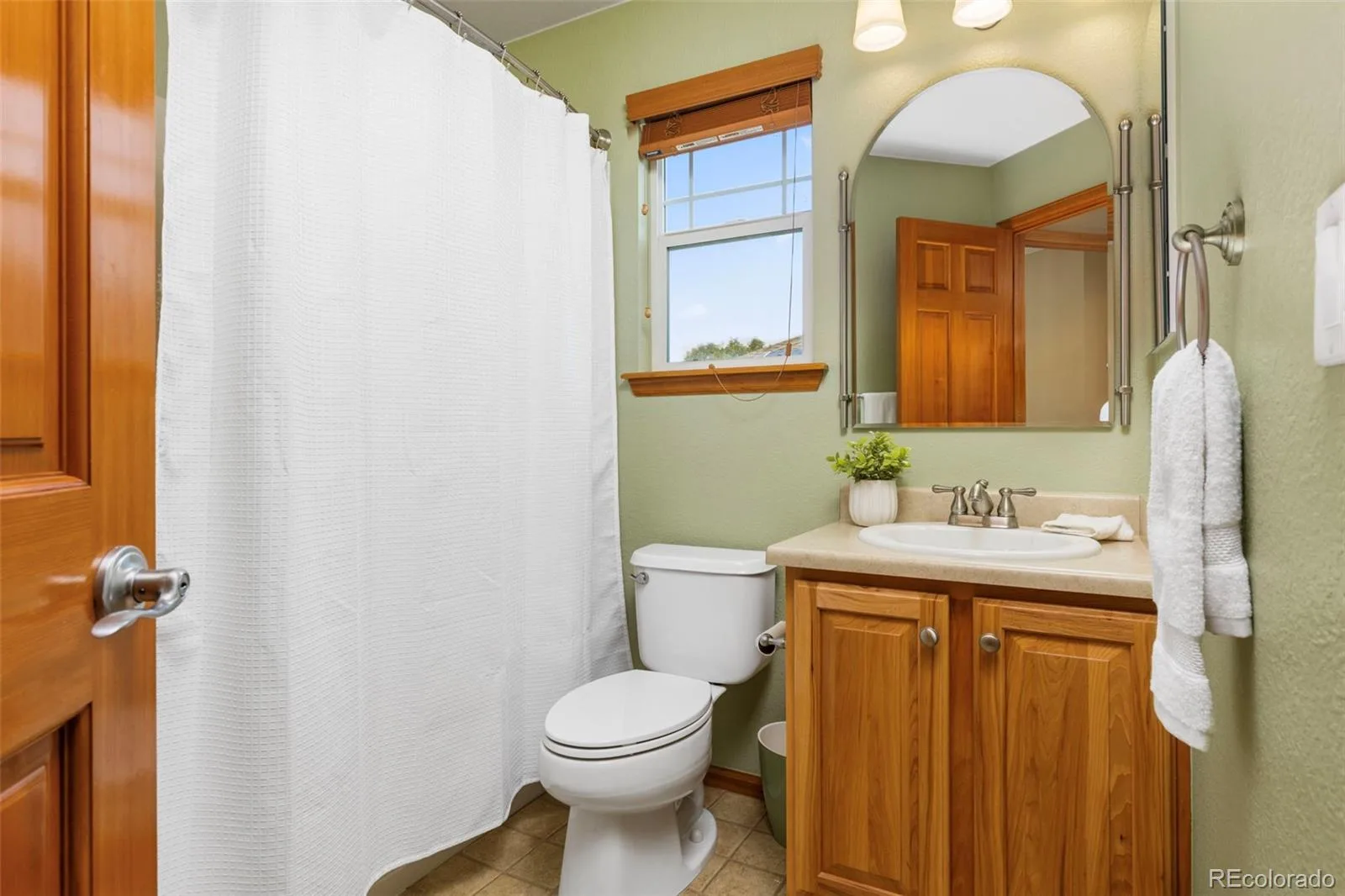 5344 S Haleyville Street Aurora CO 80016 | MLS #REC6050413 09252026180115 1600 28