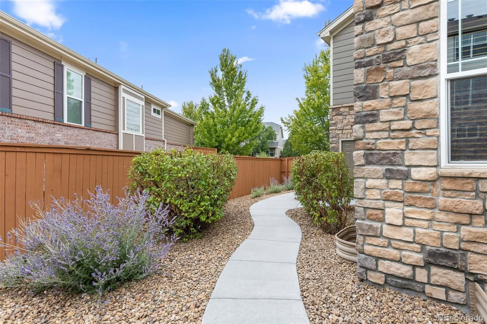 5344 S Haleyville Street Aurora CO 80016 | MLS #REC6050413 09252026180115 1600 40