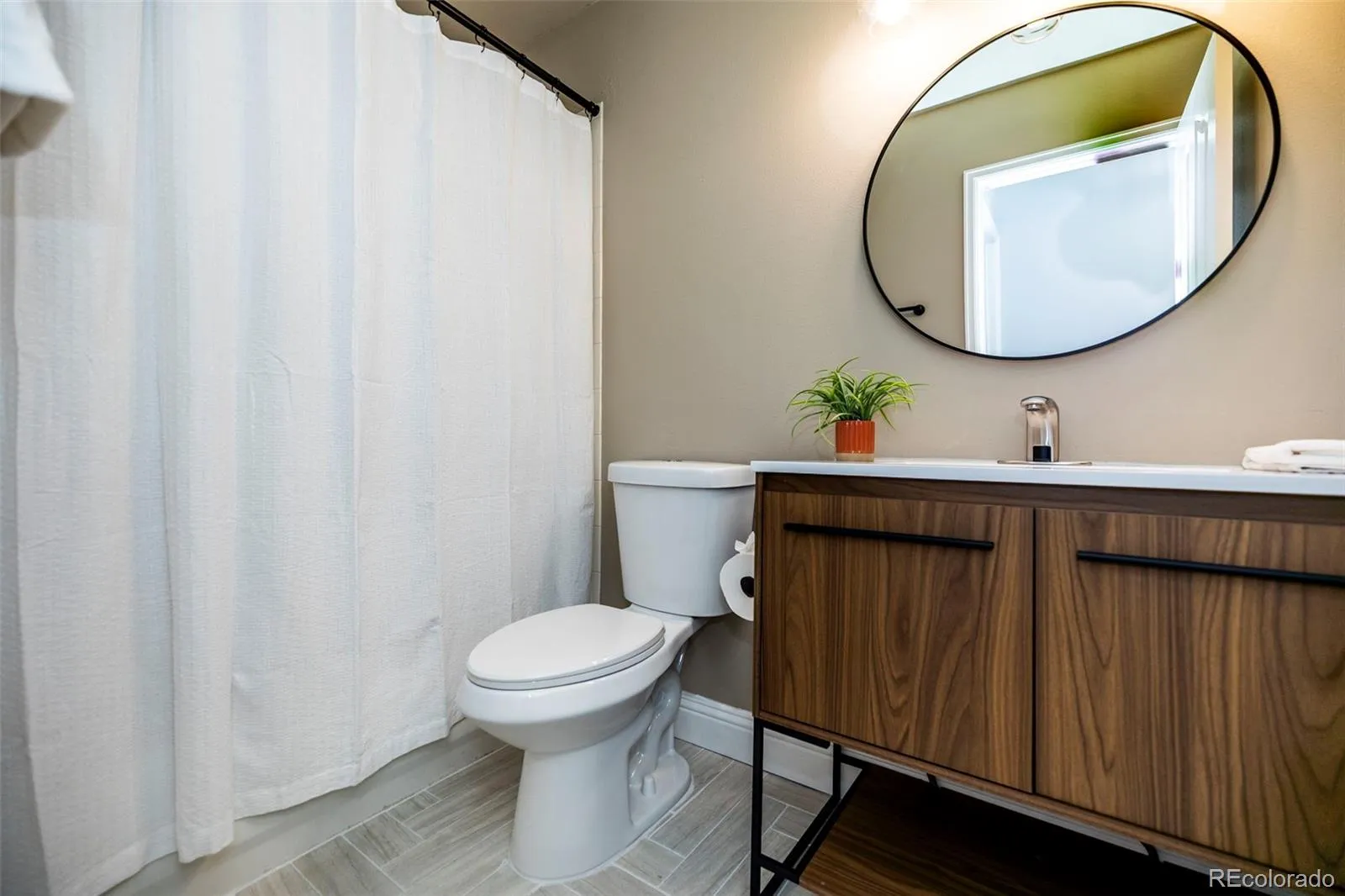 04092026230752 1600 32