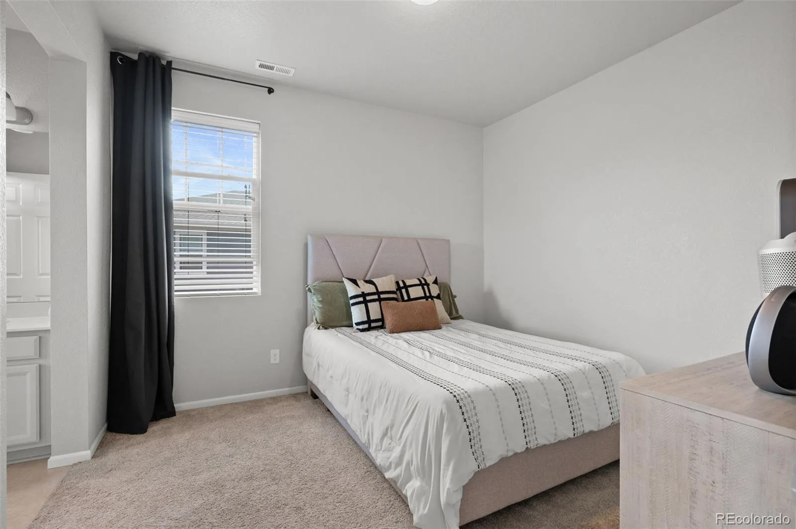 12229 Oneida Street Thornton CO 80602 | MLS #REC6053669 08142026030620 1600 27