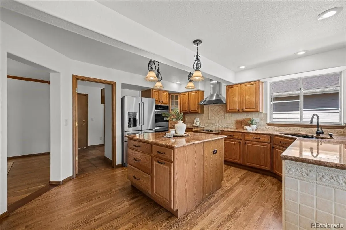 12700 Utica Circle Broomfield CO 80020 MLS #REC6053707 05192026202903 1200 17