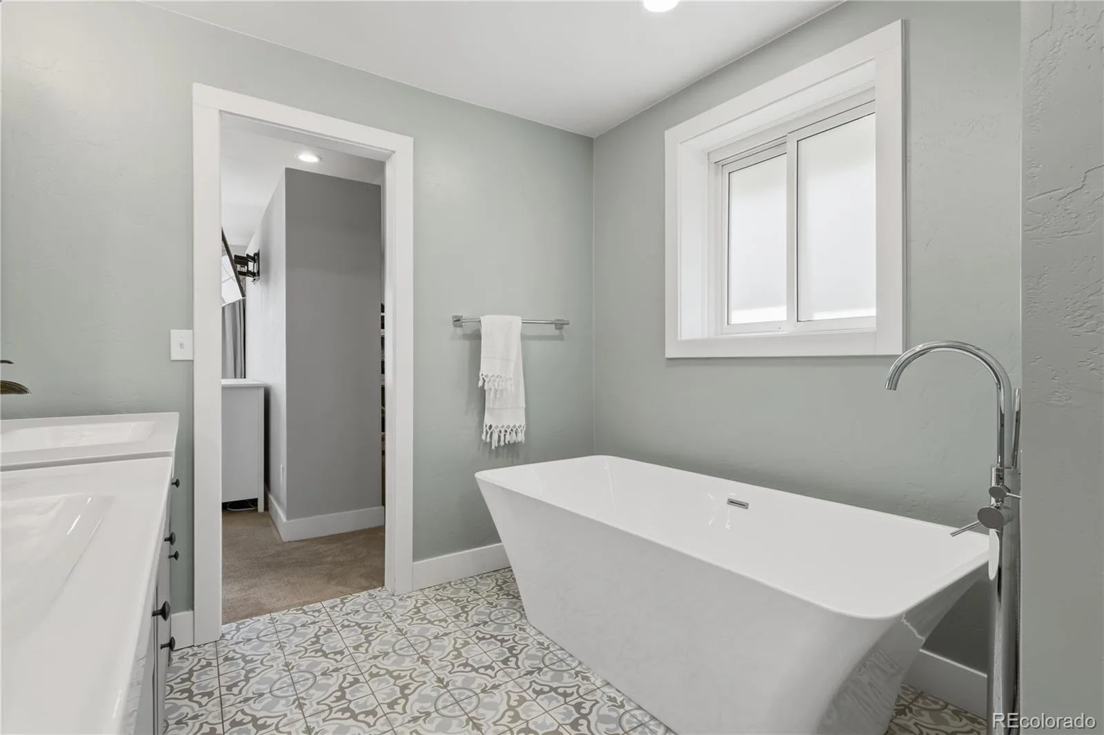 211 Magnolia Street Denver CO 80220 MLS #REC6053804 06102026162716 1600 21