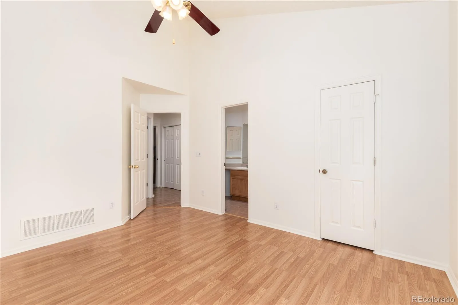 19835 E Villanova Drive Aurora CO 80013 MLS #REC6055909 06262026201258 1600 24